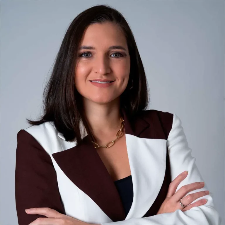 Adriana Santiago - Leiria & Cascaes Administração Judicial em Blumenau, Vale do Itajaí/SC.
