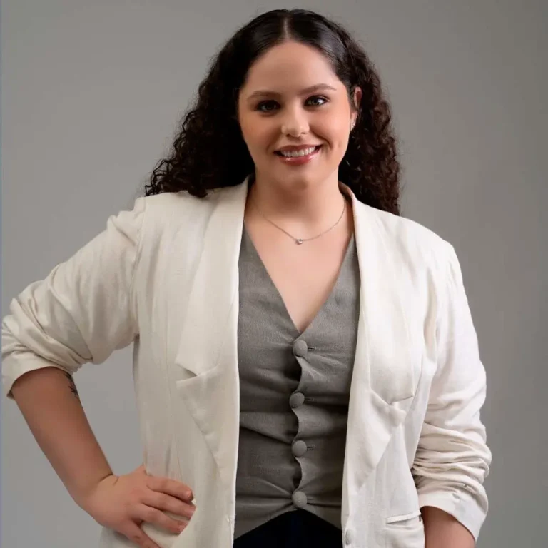 Sophia Schazmann Uliano - Leiria & Cascaes Administração Judicial em Blumenau, Vale do Itajaí/SC.